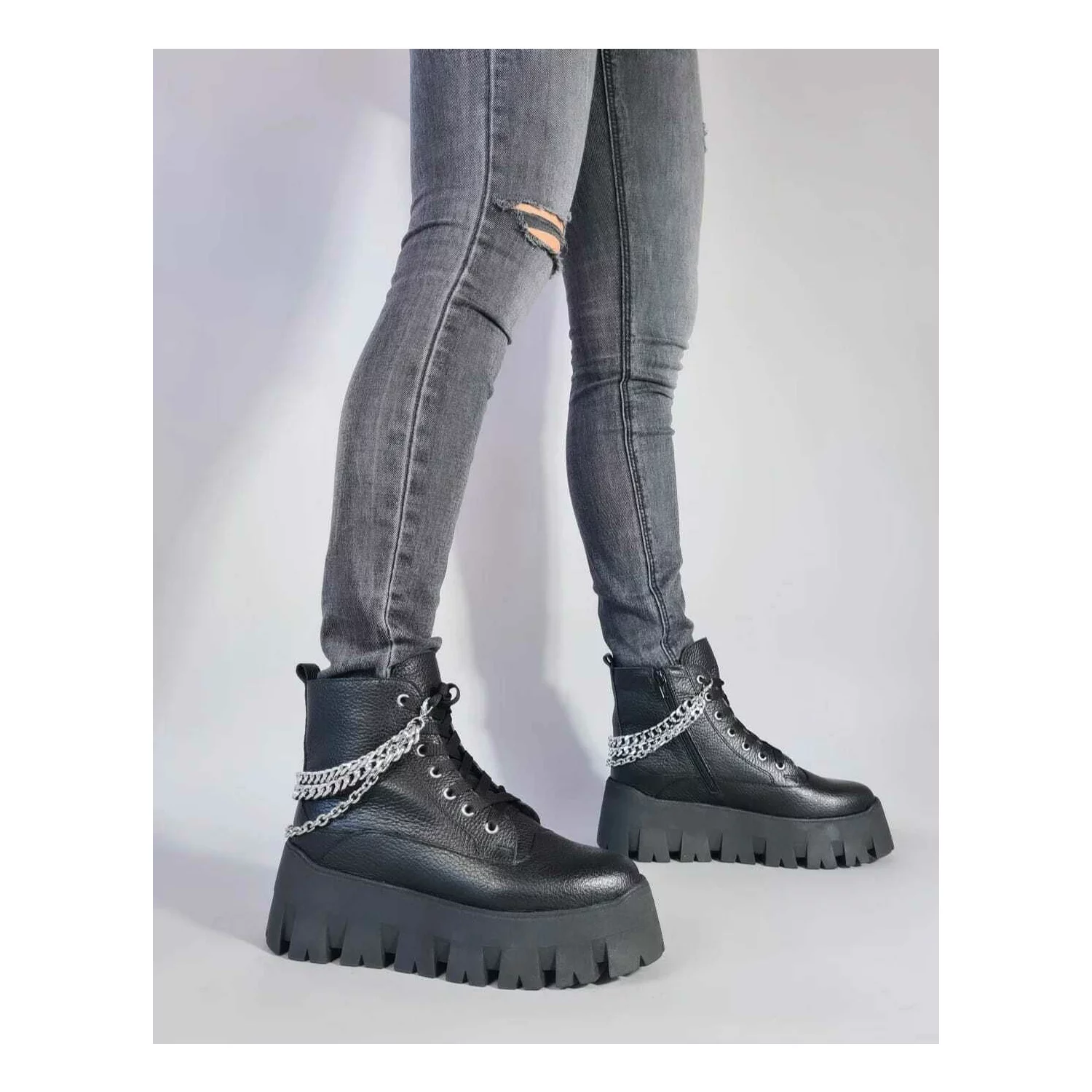 Ghete dama Piele Naturala Negre cu lant detasabil Valmi