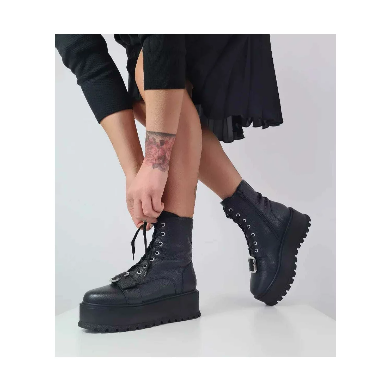 Ghete din piele naturala neagra Desgo