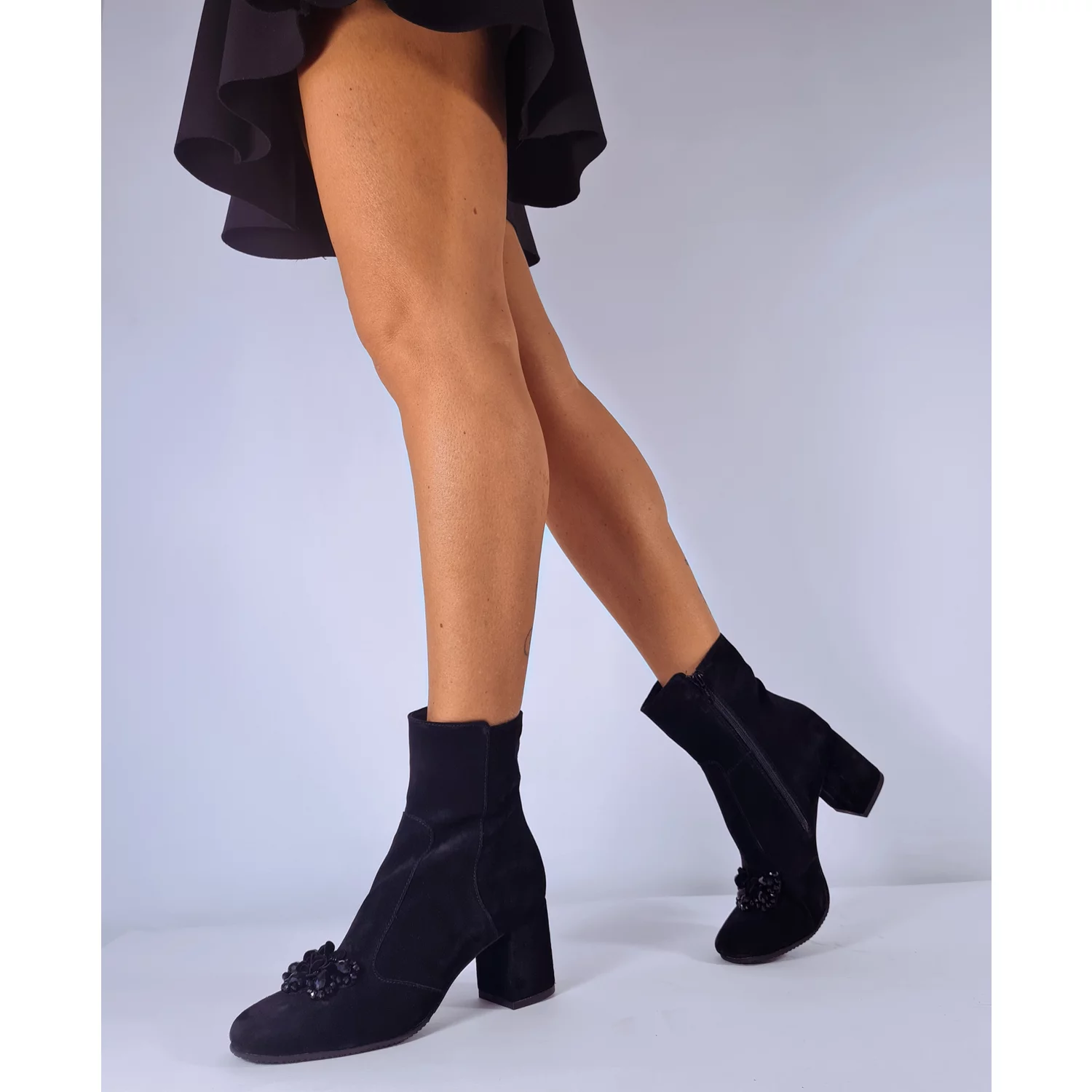 Ghete Piele Naturala Negre cu accesoriu floare Alegria