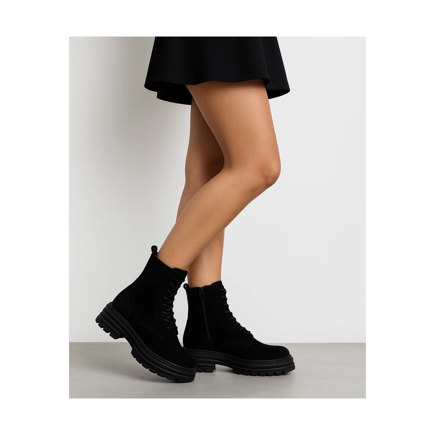 Ghete de dama din Piele Naturala Negre cu siret Marta