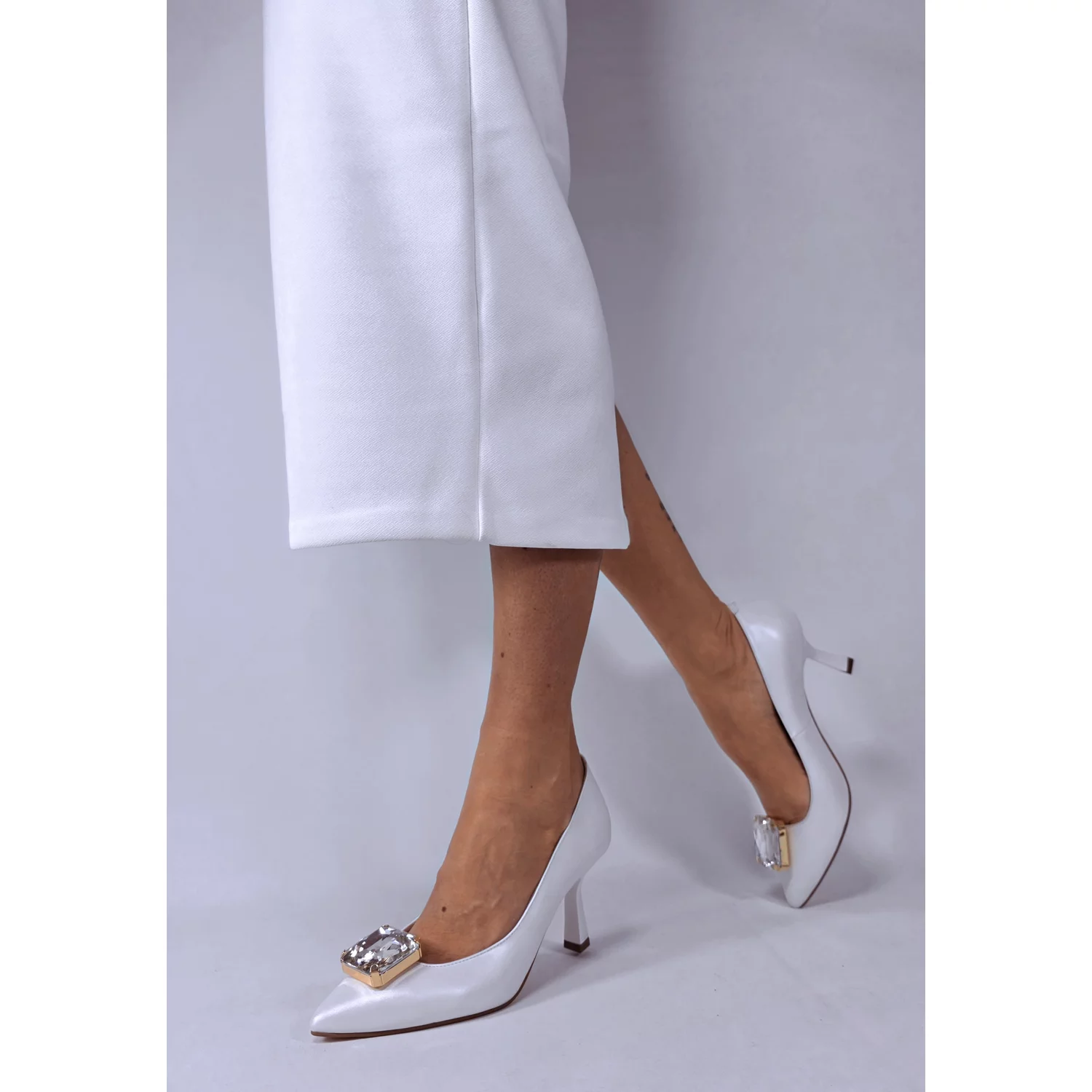 Pantofi stiletto Piele Naturala Albi cu accesorii pietre detasabile Vittoria