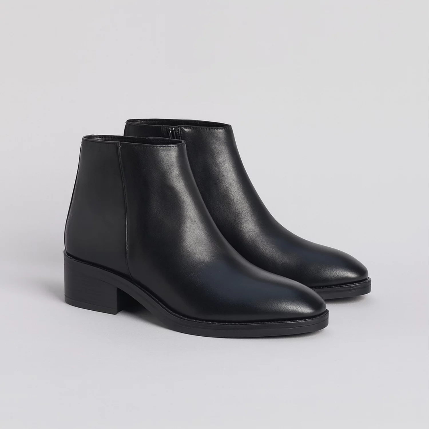 Ghete dama din Piele Naturala Negre Carlita