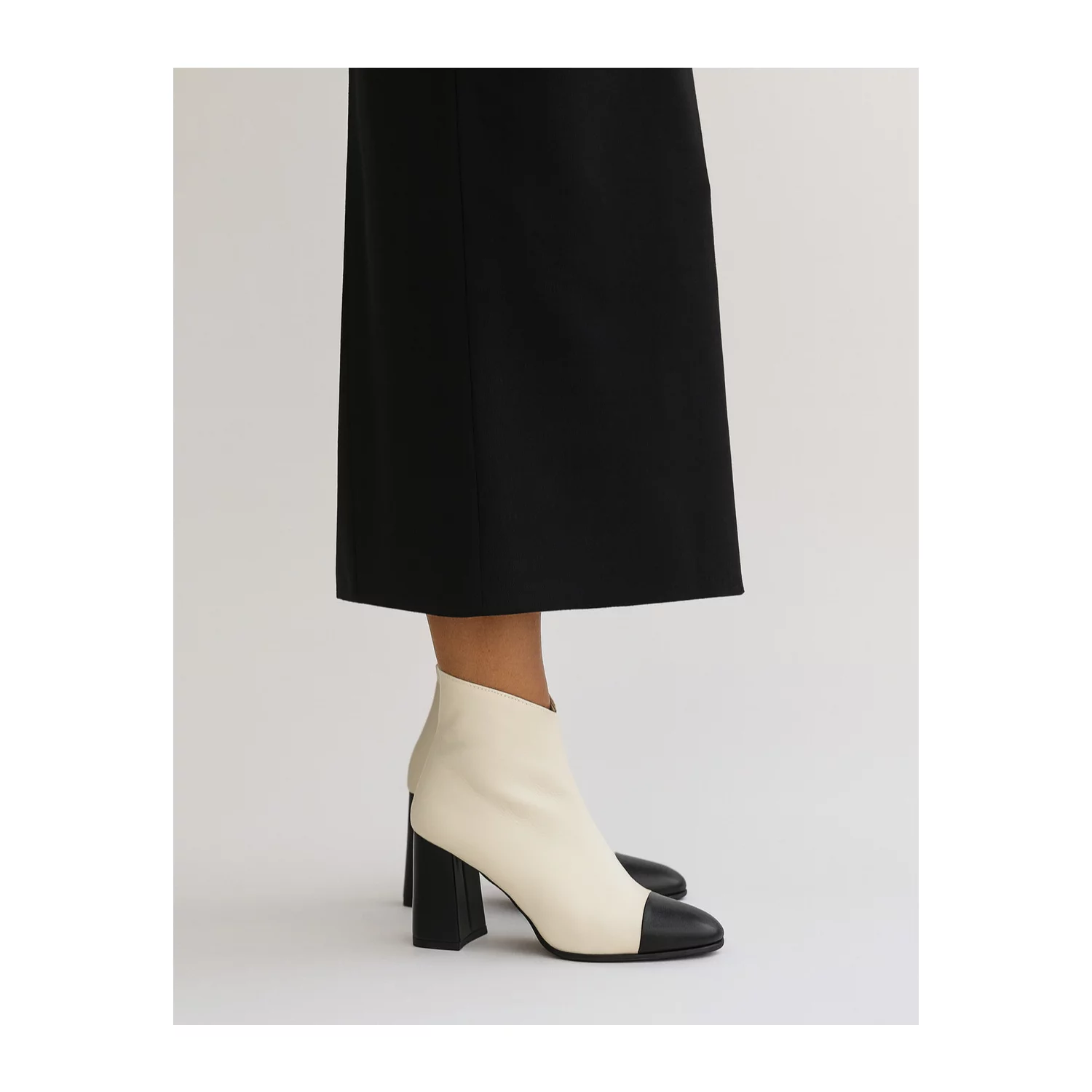 Ghete Piele Naturala crem cu neagru Paris