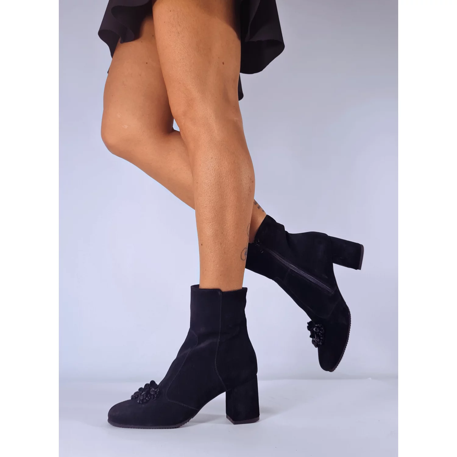 Ghete Piele Naturala Negre cu accesoriu floare Alegria