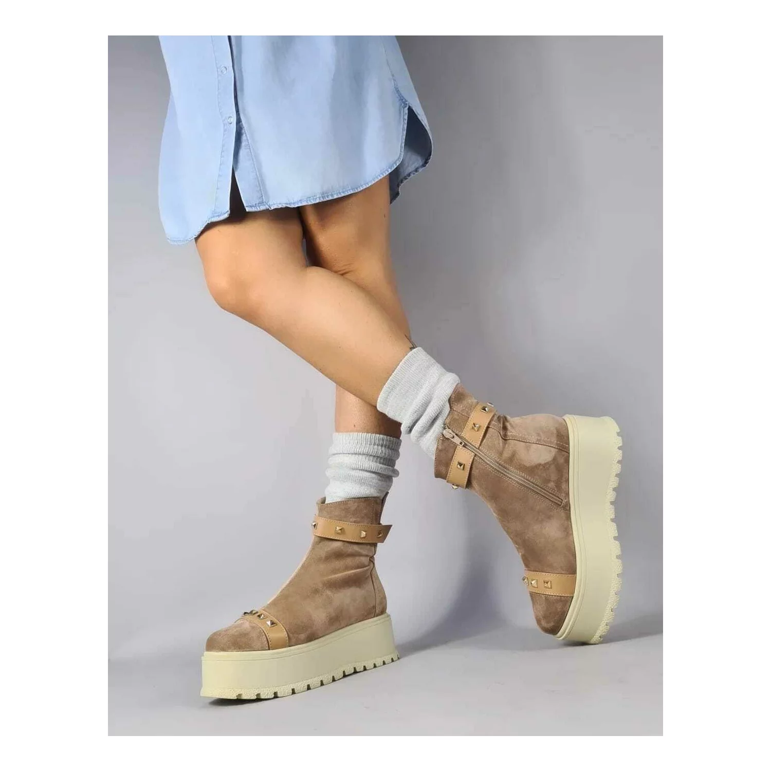 Ghete Piele Naturala Velur bej cu capse Galeo