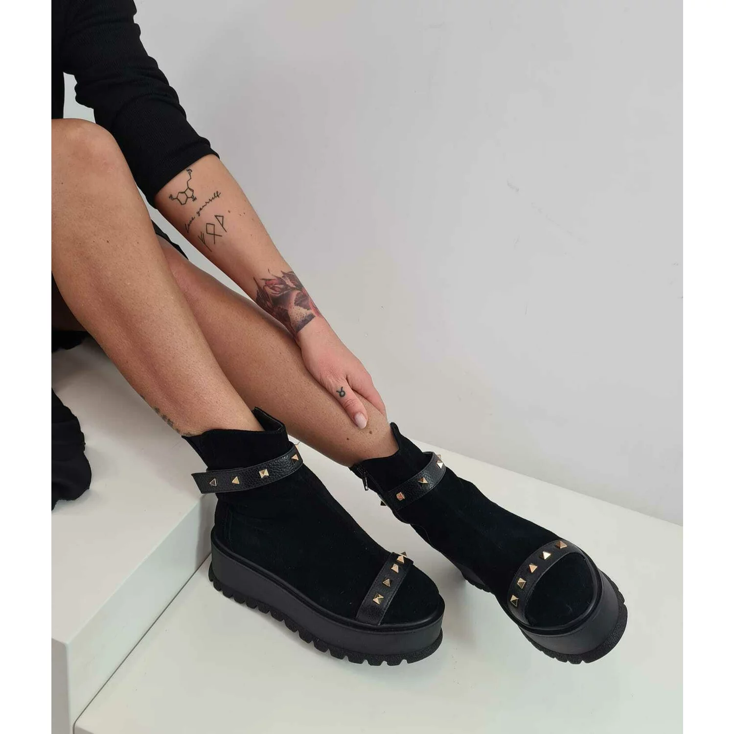 Ghete Piele Naturala neagra Xenia