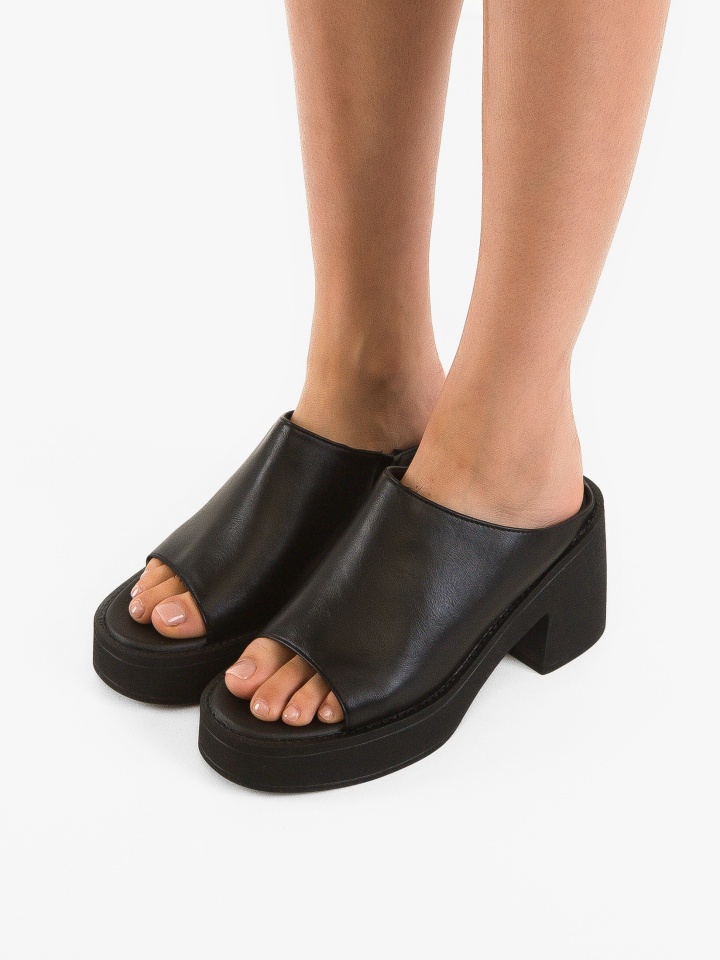 Saboti dama Stanle Negri