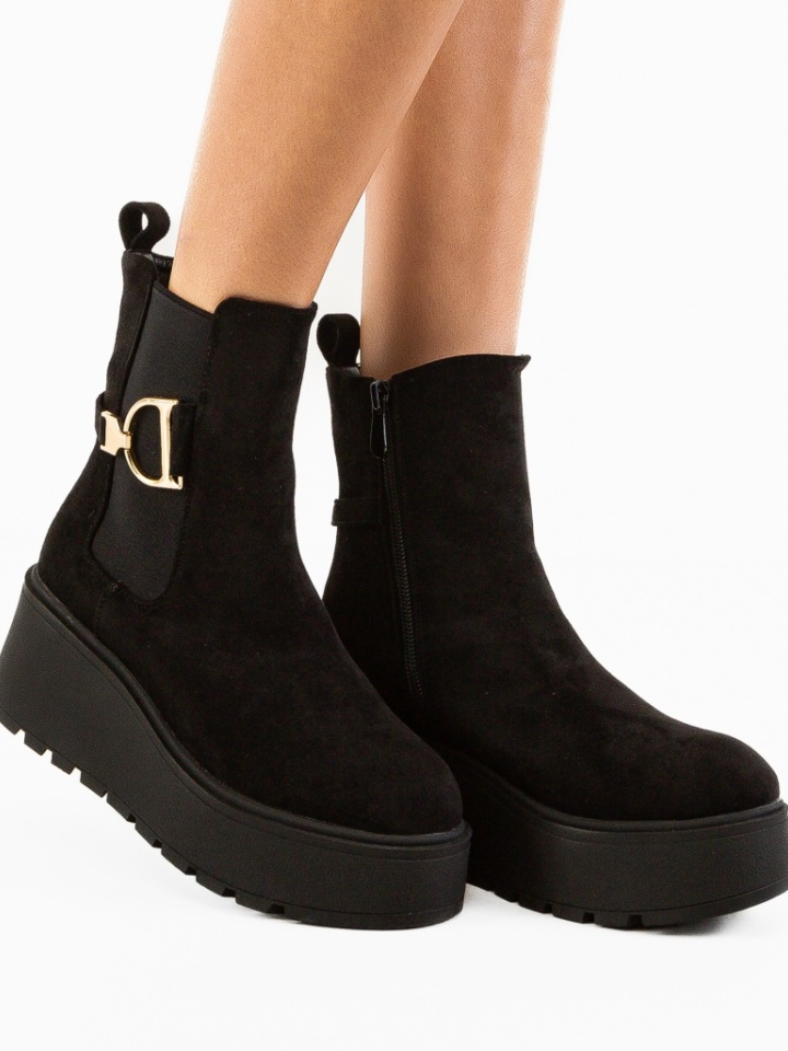 Ghete dama Neba Negre