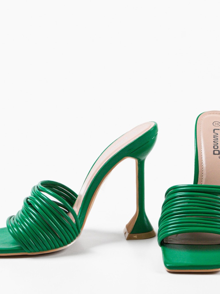 Saboti dama Chandler Verzi