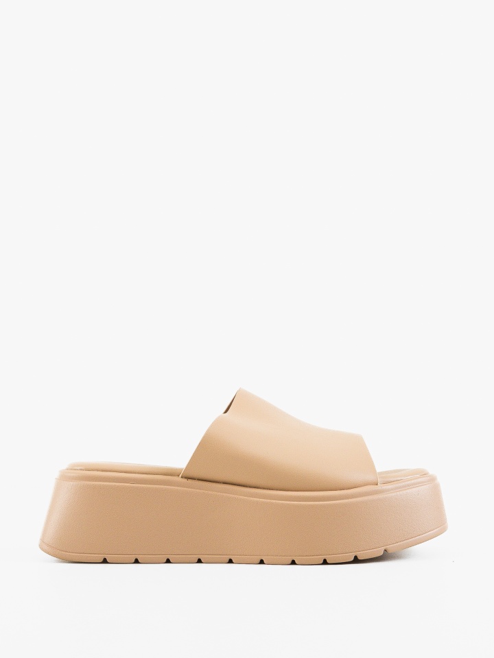 Saboti dama Egon Bej