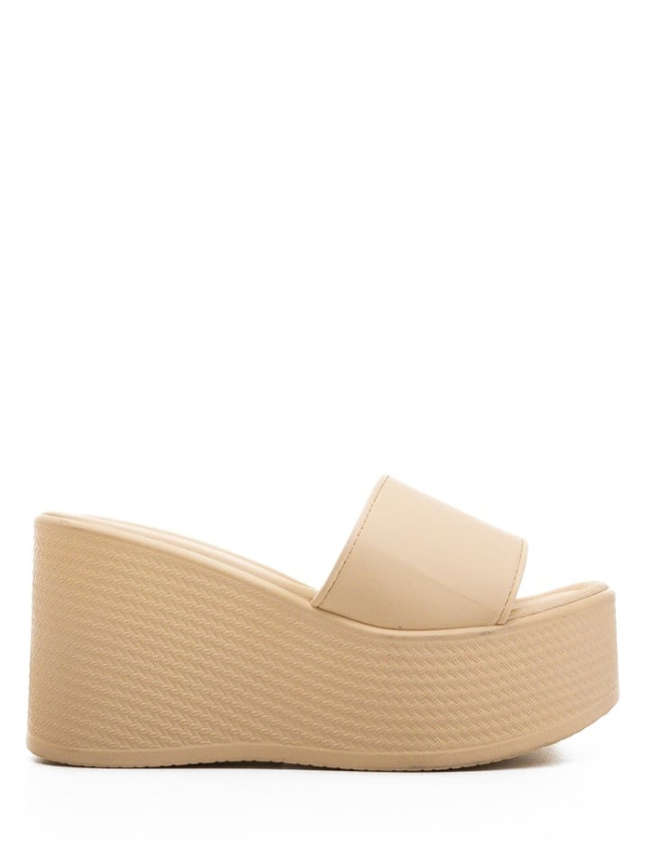 Saboti dama Miela Albi