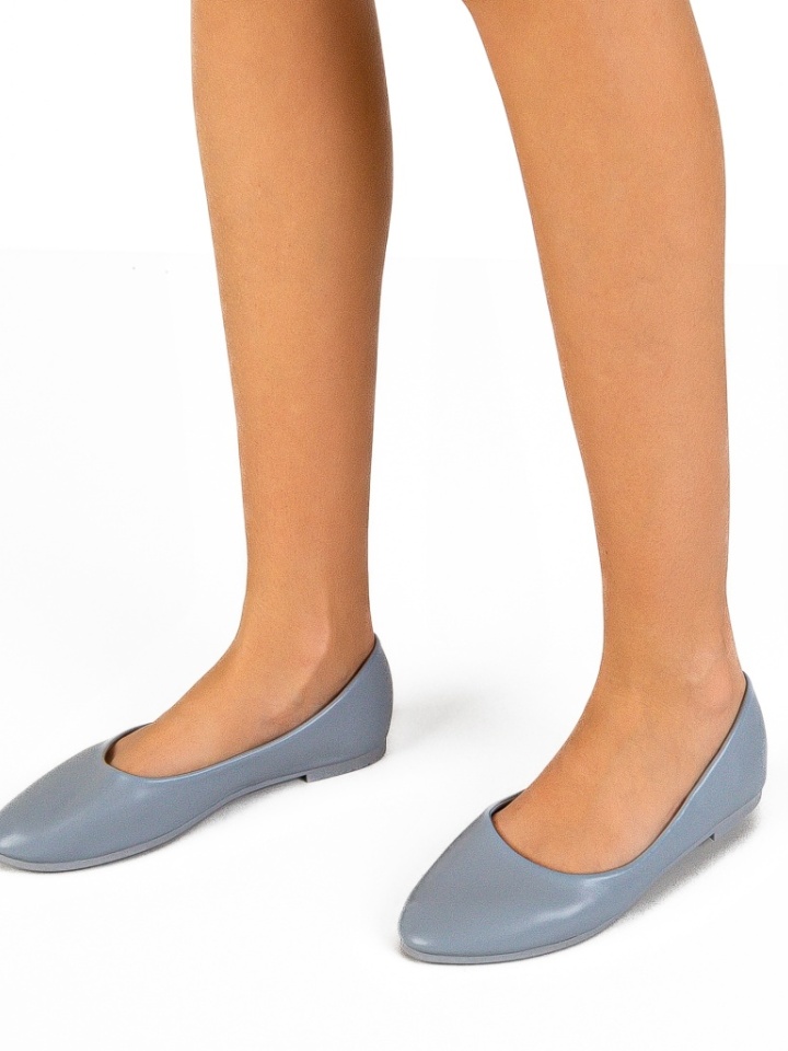 Balerini dama Ratap Albastri