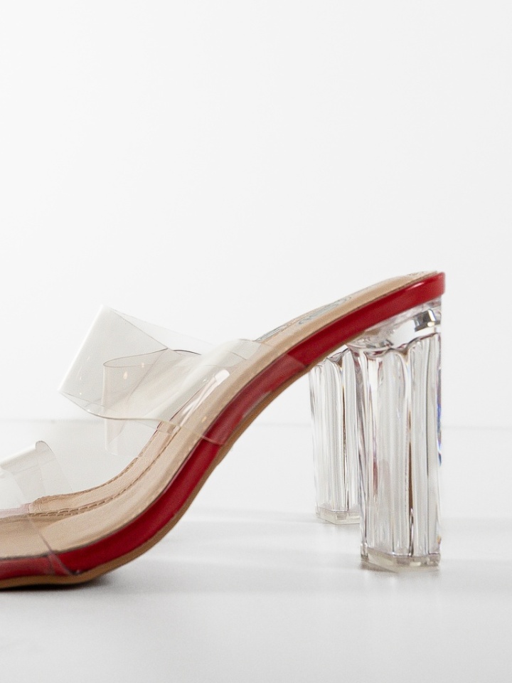 Saboti dama Sonia Rosii