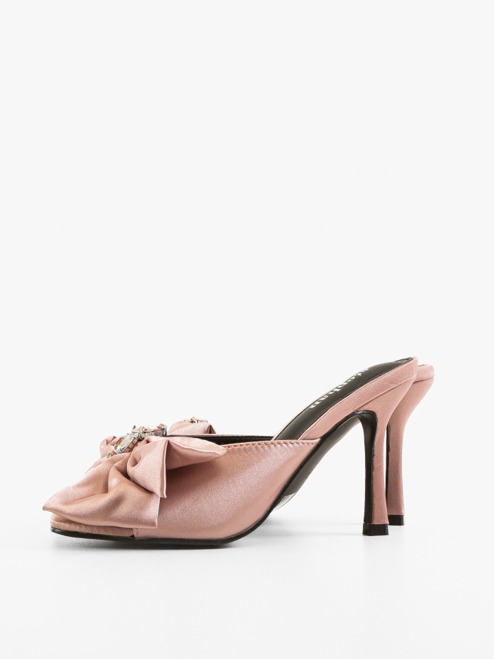 Saboti dama Paige Negri