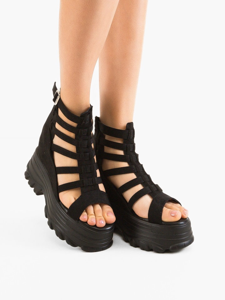 Platforme dama Aisyah Negre