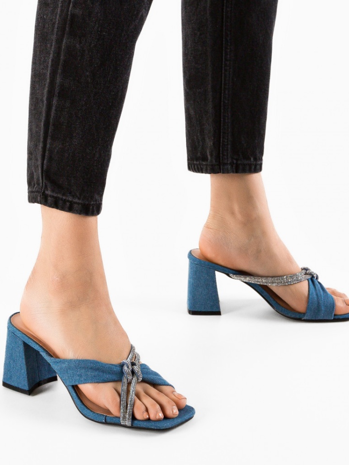 Saboti dama Sophea Bej