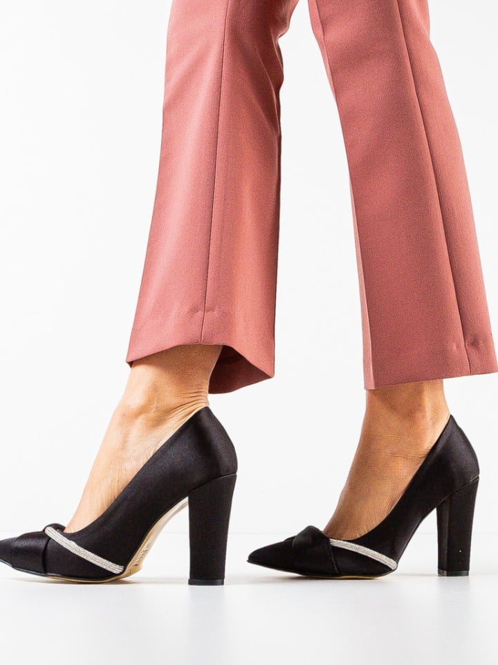 Pantofi cu toc Roka Negri 4