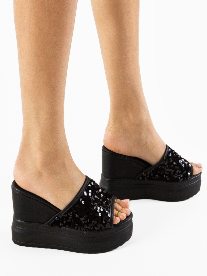 Saboti dama Karuen Albe