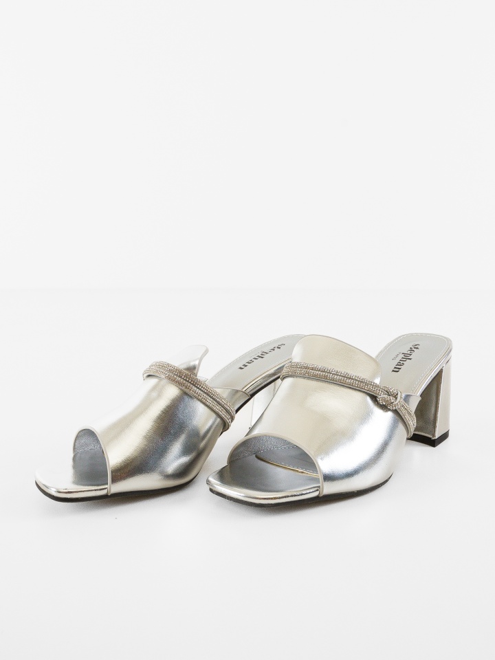 Saboti dama Potts Negri