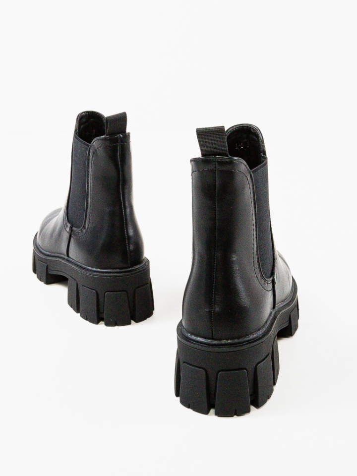 Ghete dama Archib Negre