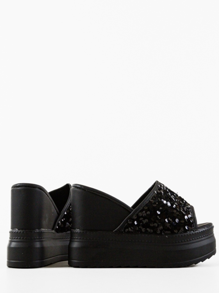 Saboti dama Karuen Albe