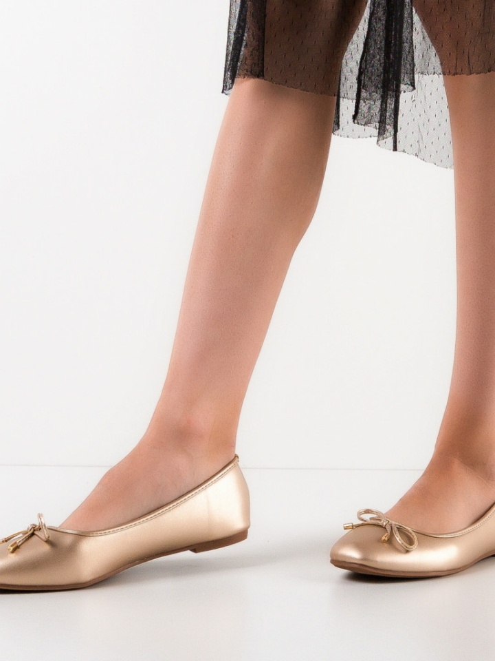 Balerini dama Atur Bej