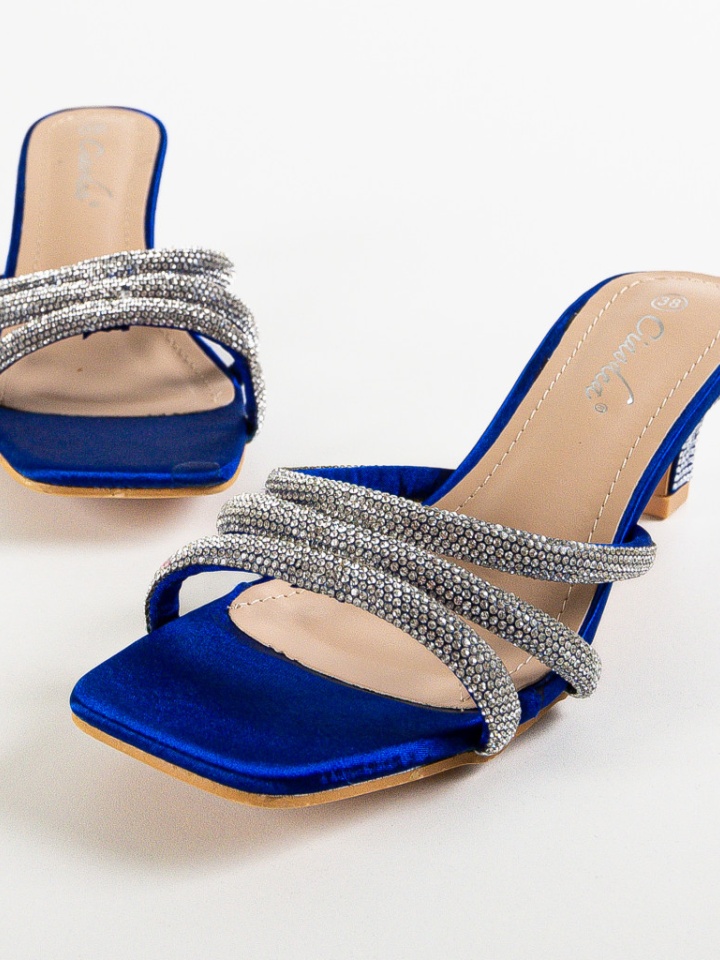 Saboti dama Lupita Verzi