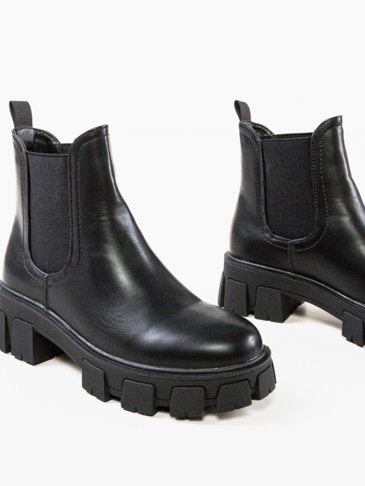 Ghete dama Archib Negre