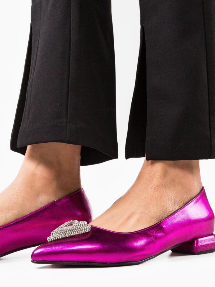 Balerini dama Banan Rosii