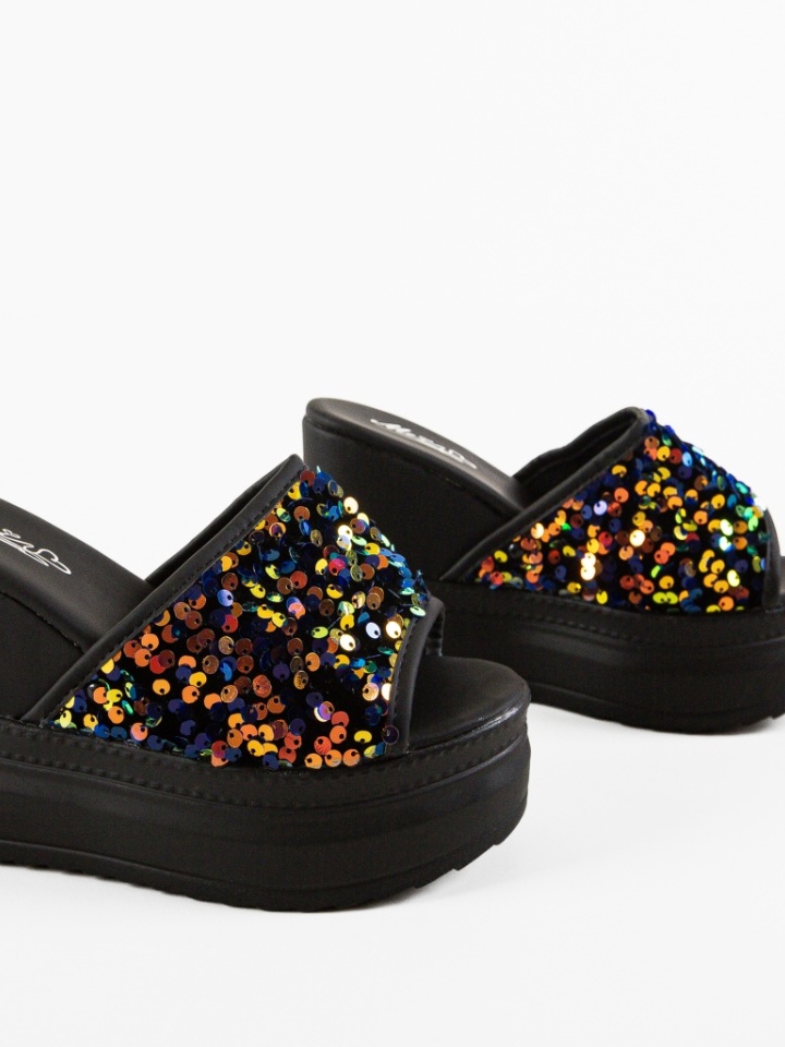 Saboti dama Karuen Albe