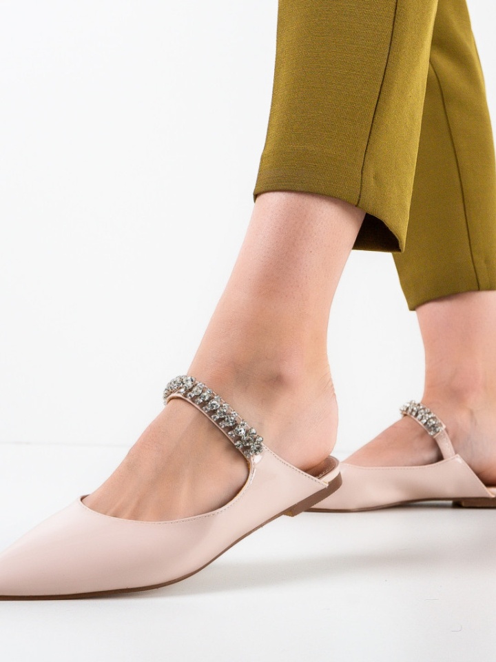 Saboti dama Kien Bej