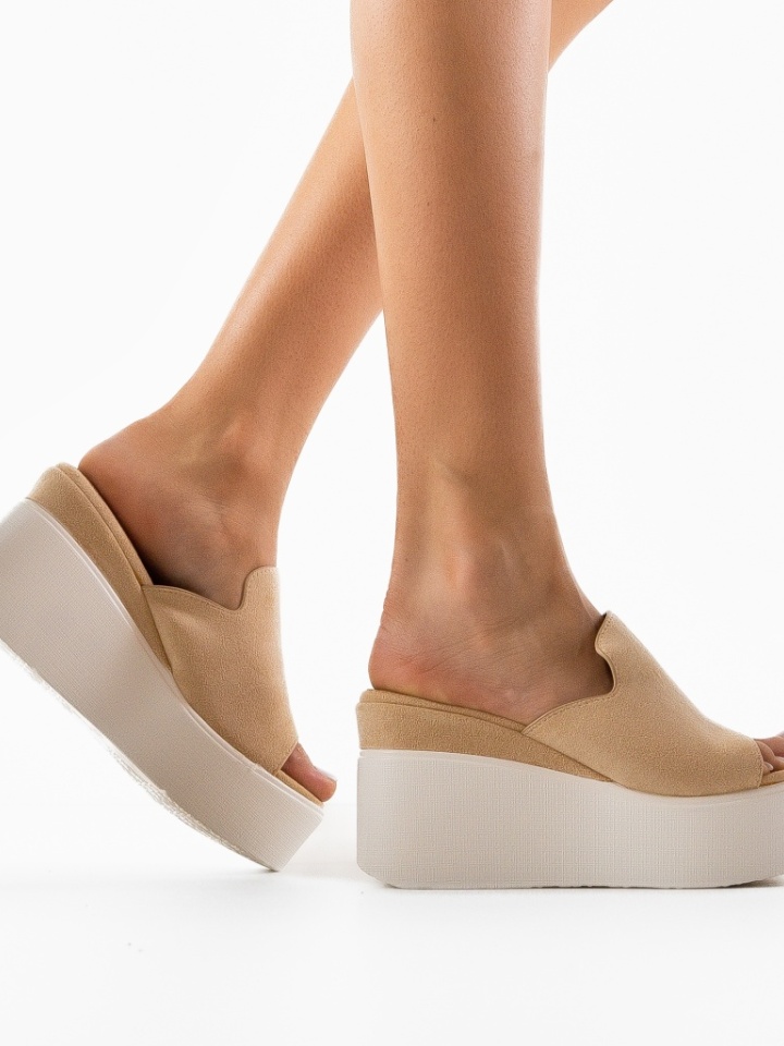 Saboti dama Golza Bej