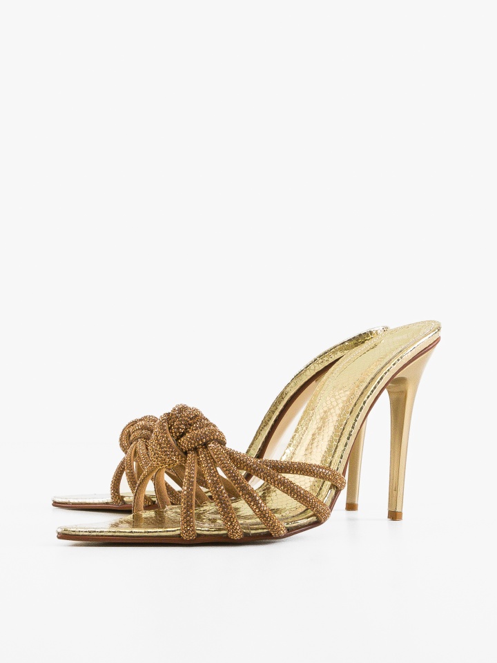 Saboti dama Susana Negri