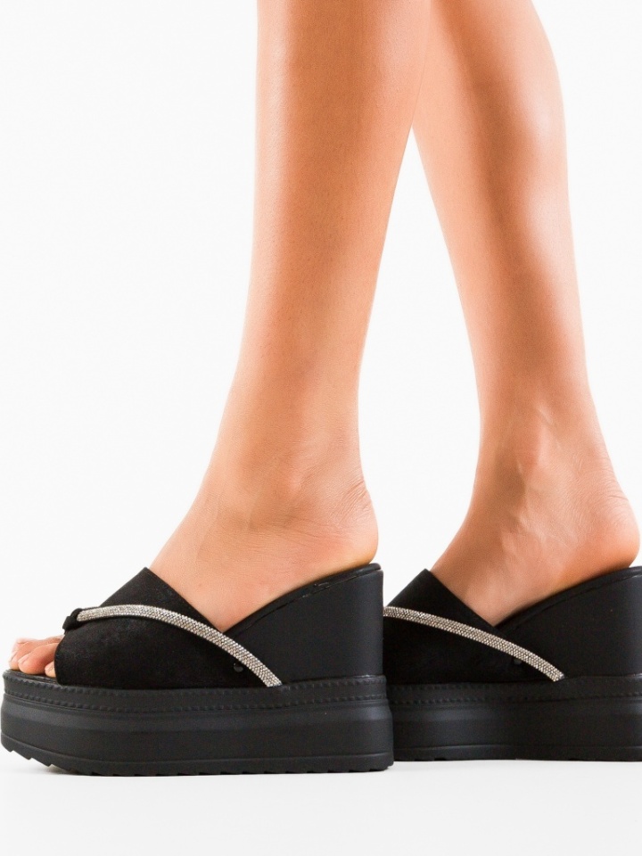 Saboti dama Straken Negri 2