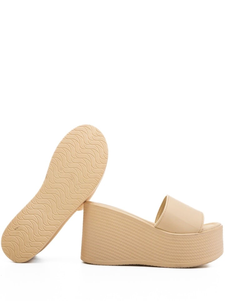 Saboti dama Miela Albi