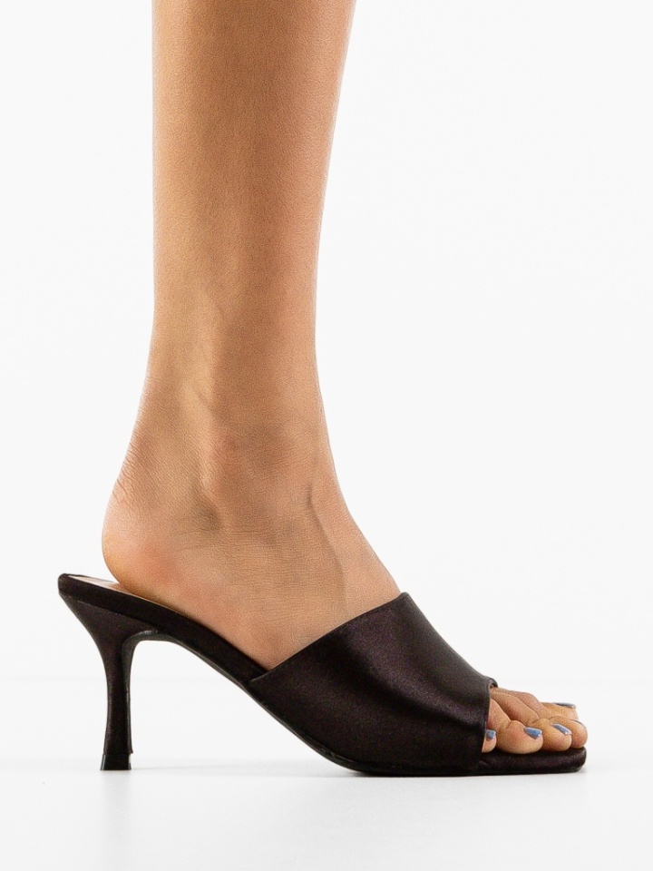 Saboti dama Tiia Negri