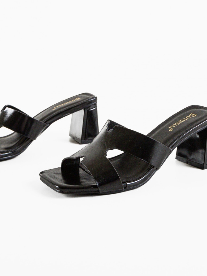 Saboti dama Hikmat Argintii