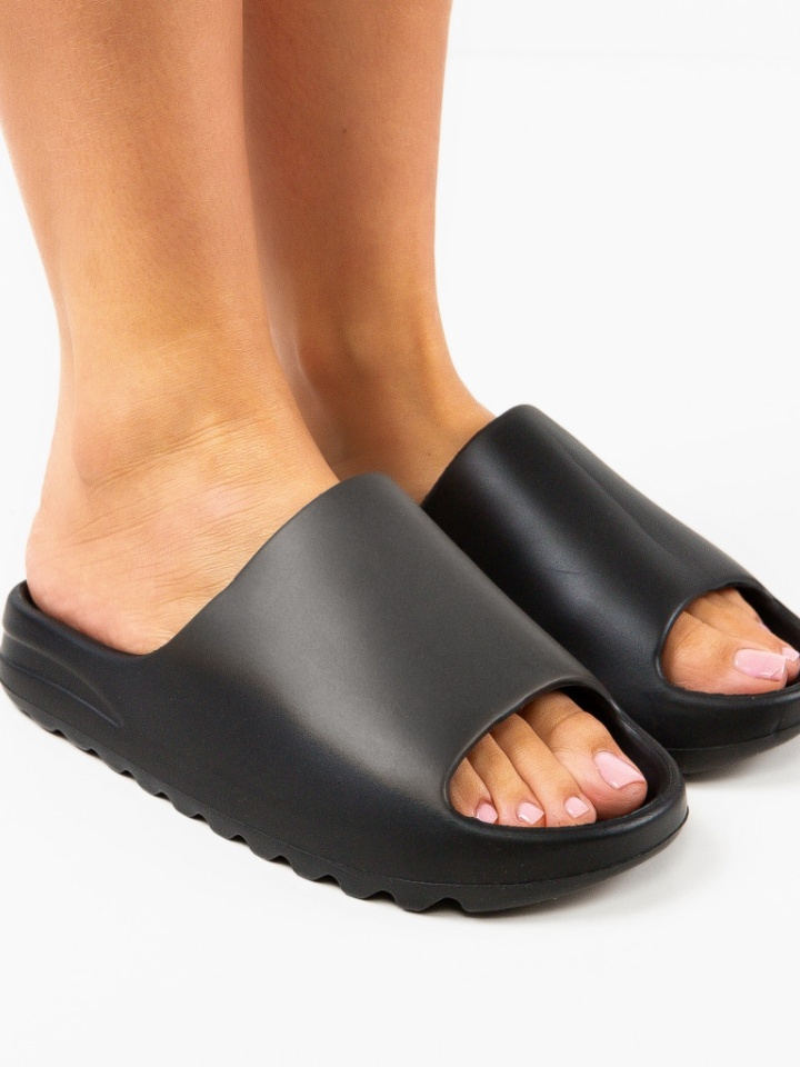 Papuci dama Banuta Negri