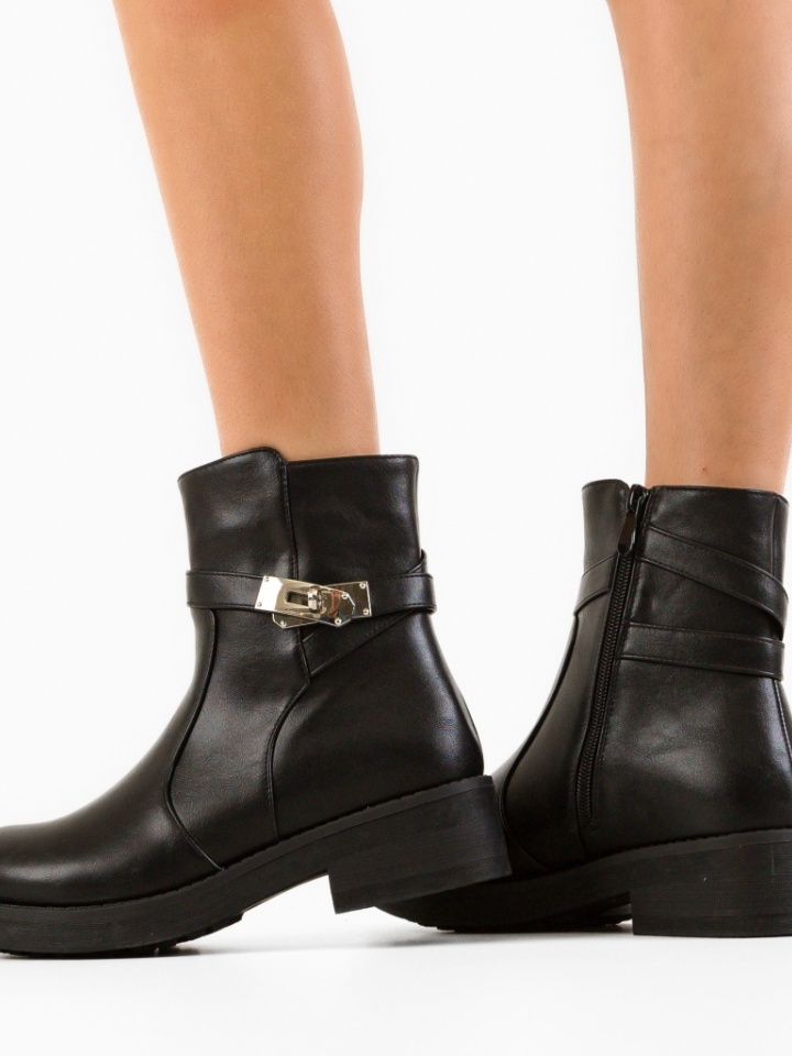 Ghete dama Monday Maro