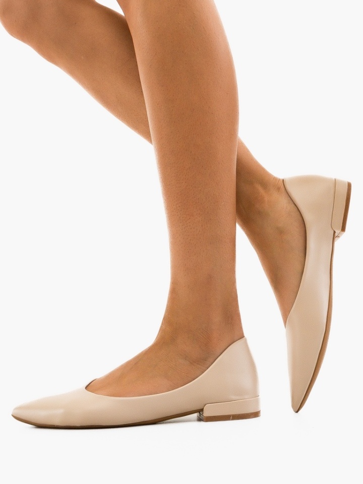 Balerini dama Tenje Albi