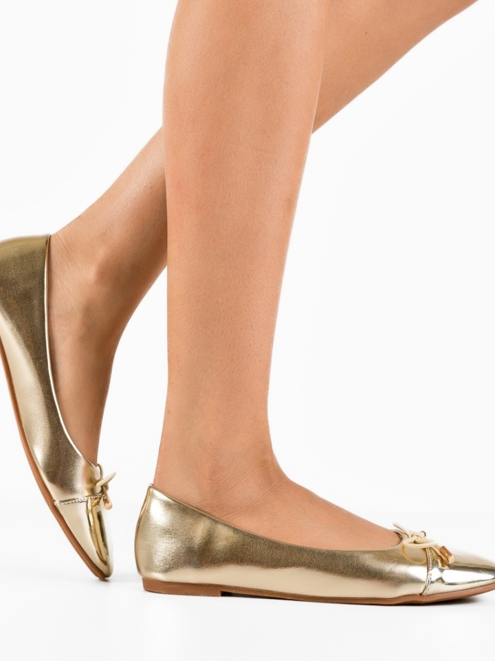 Balerini dama Kenga Aurii