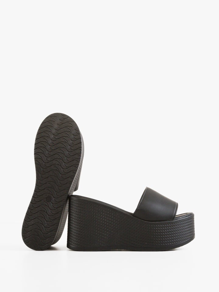 Saboti dama Miela Albi