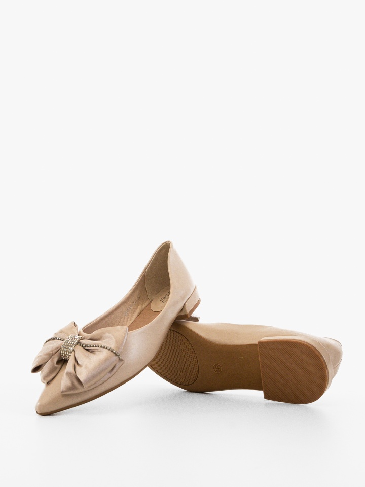 Balerini dama Dyty Bej