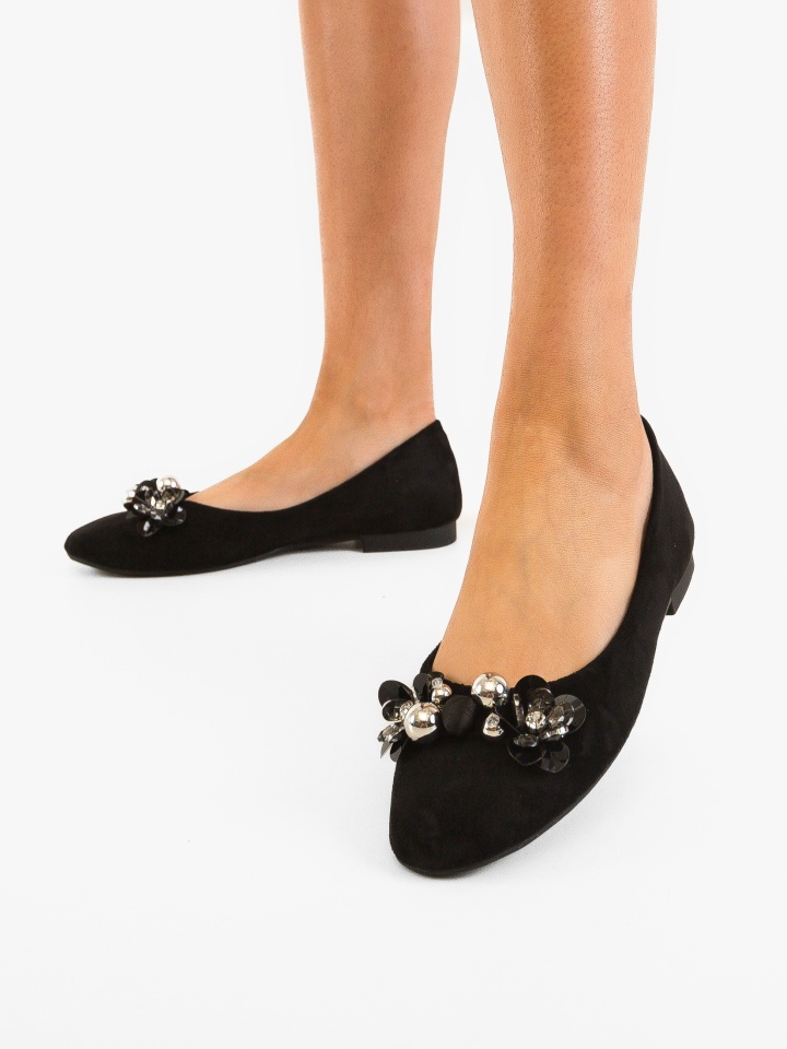 Balerini dama Akris Negri