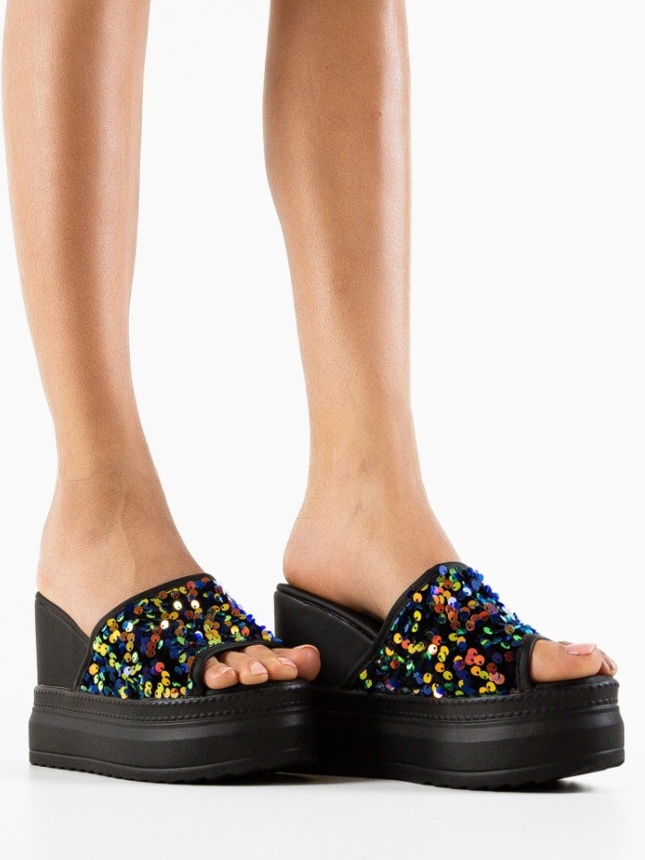 Saboti dama Karuen Albe