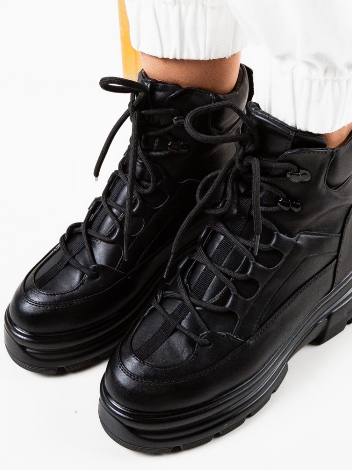 Ghete dama Oteka Negre