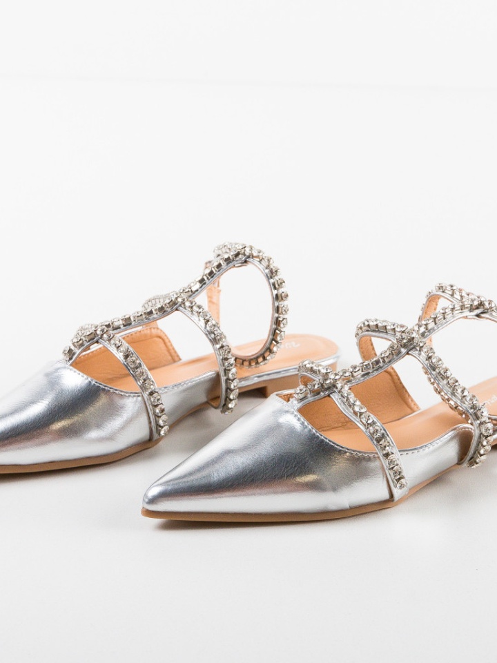 Balerini dama Tierney Roz