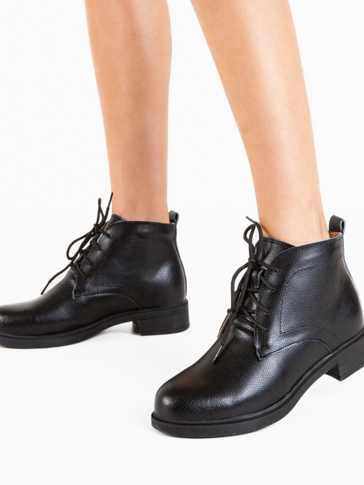 Ghete dama Tenzin Bej