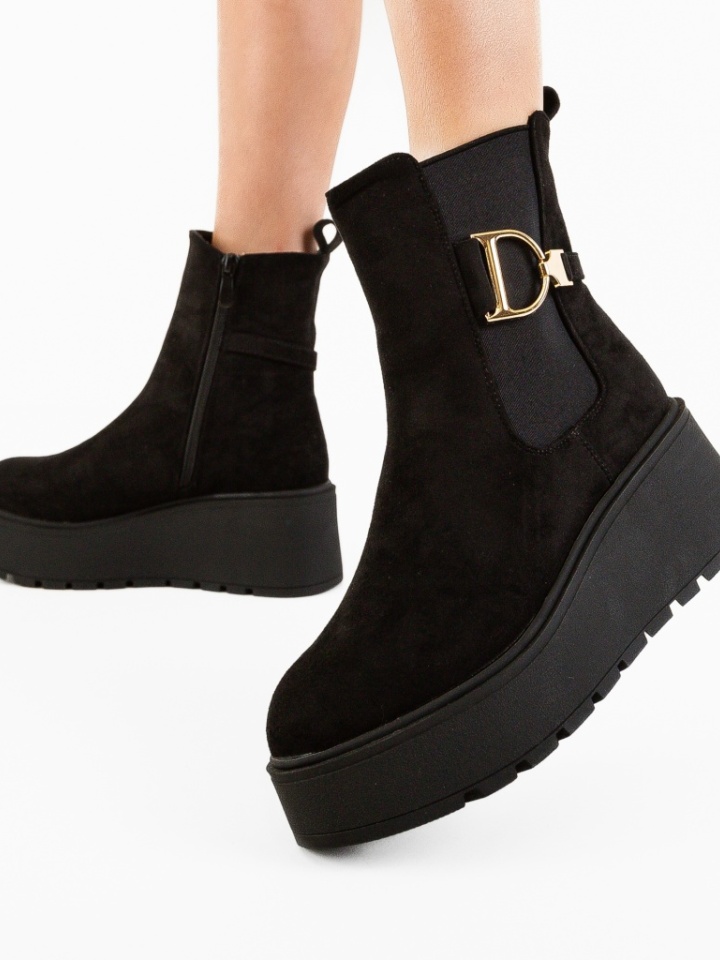 Ghete dama Neba Negre