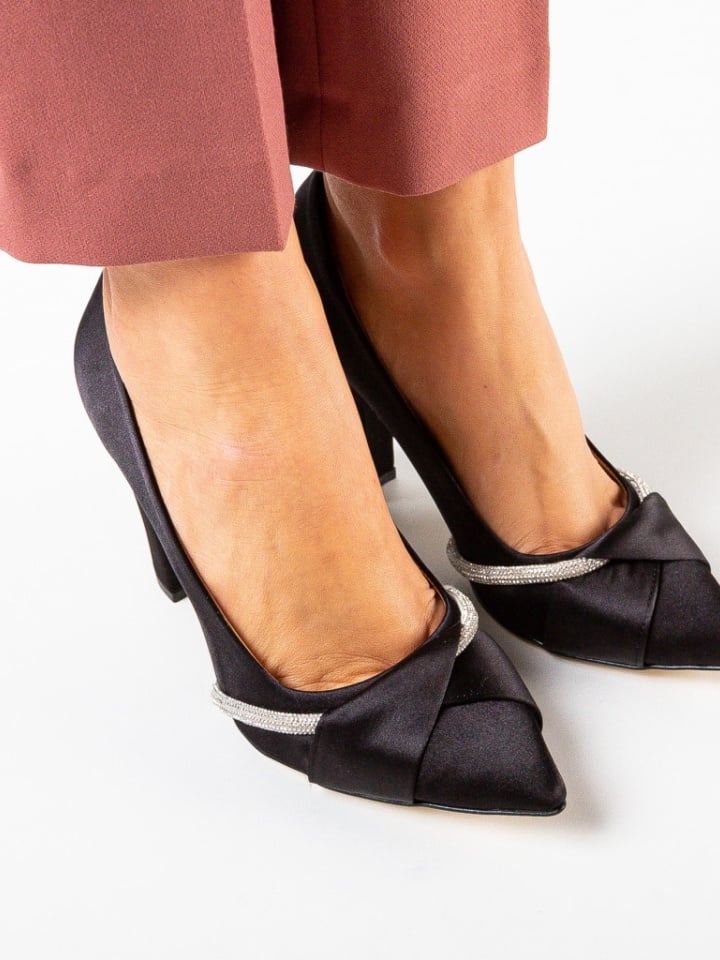 Pantofi cu toc Roka Negri 4